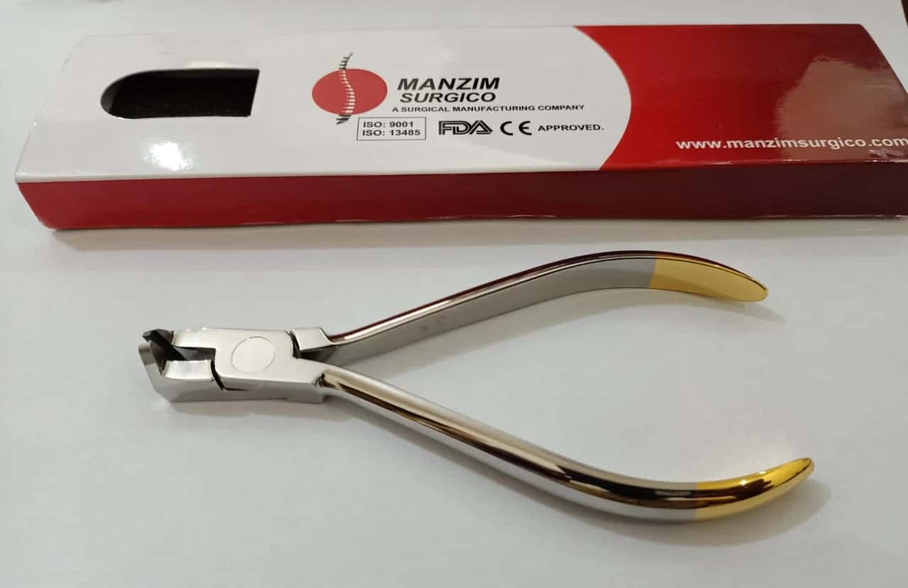 Distal end cutter