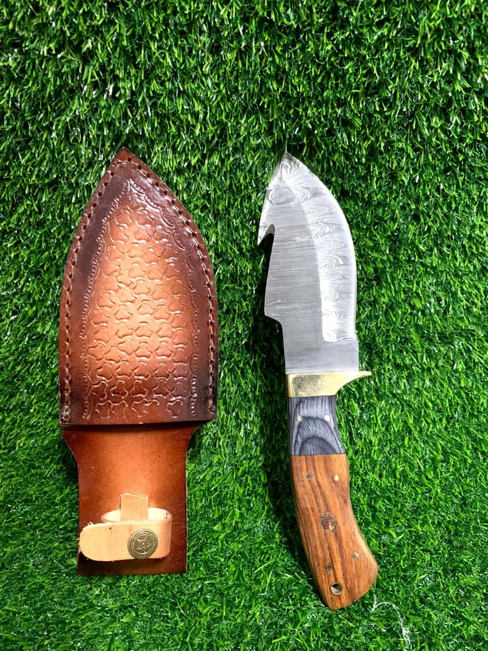 Handmade Damascus Steel Hunting Knife with Wood Handle