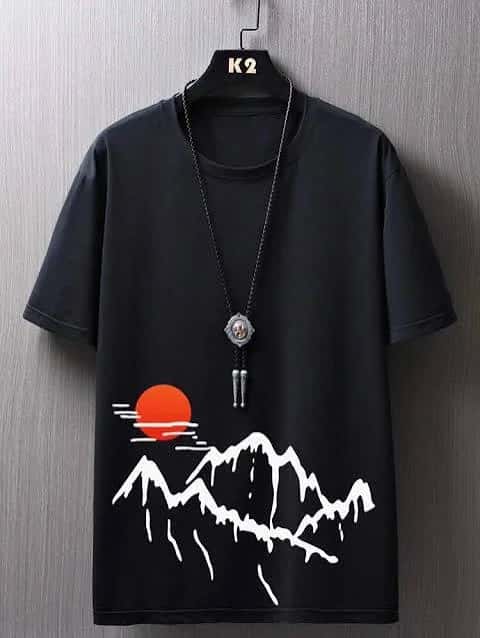 T-shirt with mountain graphic